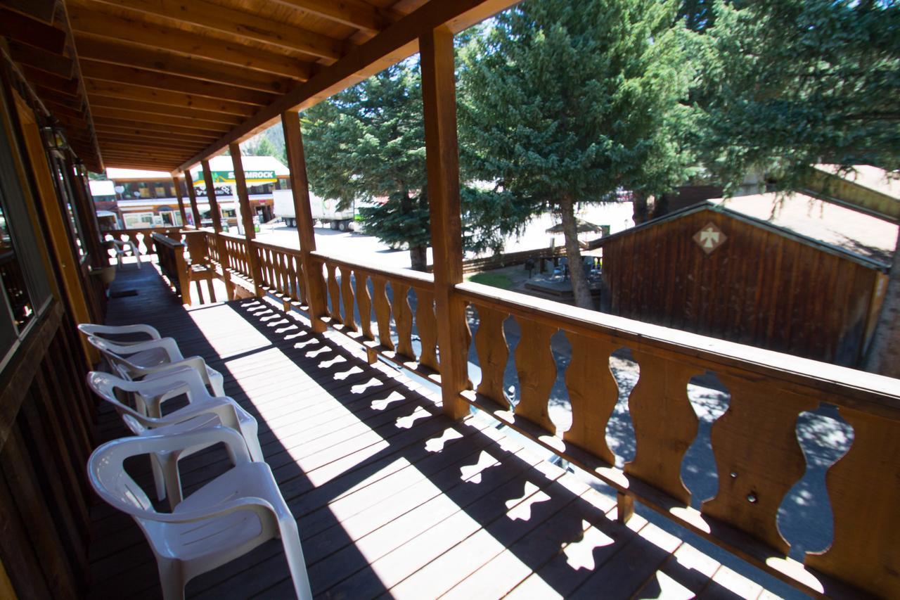 רד ריבר Sitzmark Sports Lodge מראה חיצוני תמונה