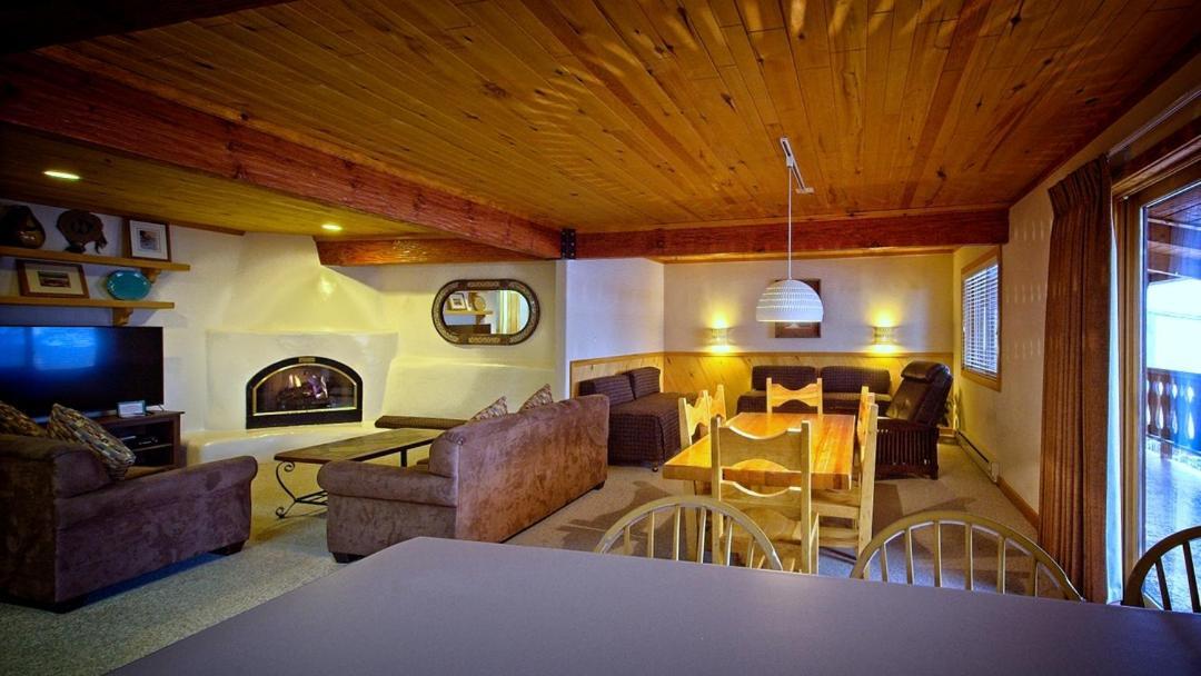 רד ריבר Sitzmark Sports Lodge מראה חיצוני תמונה